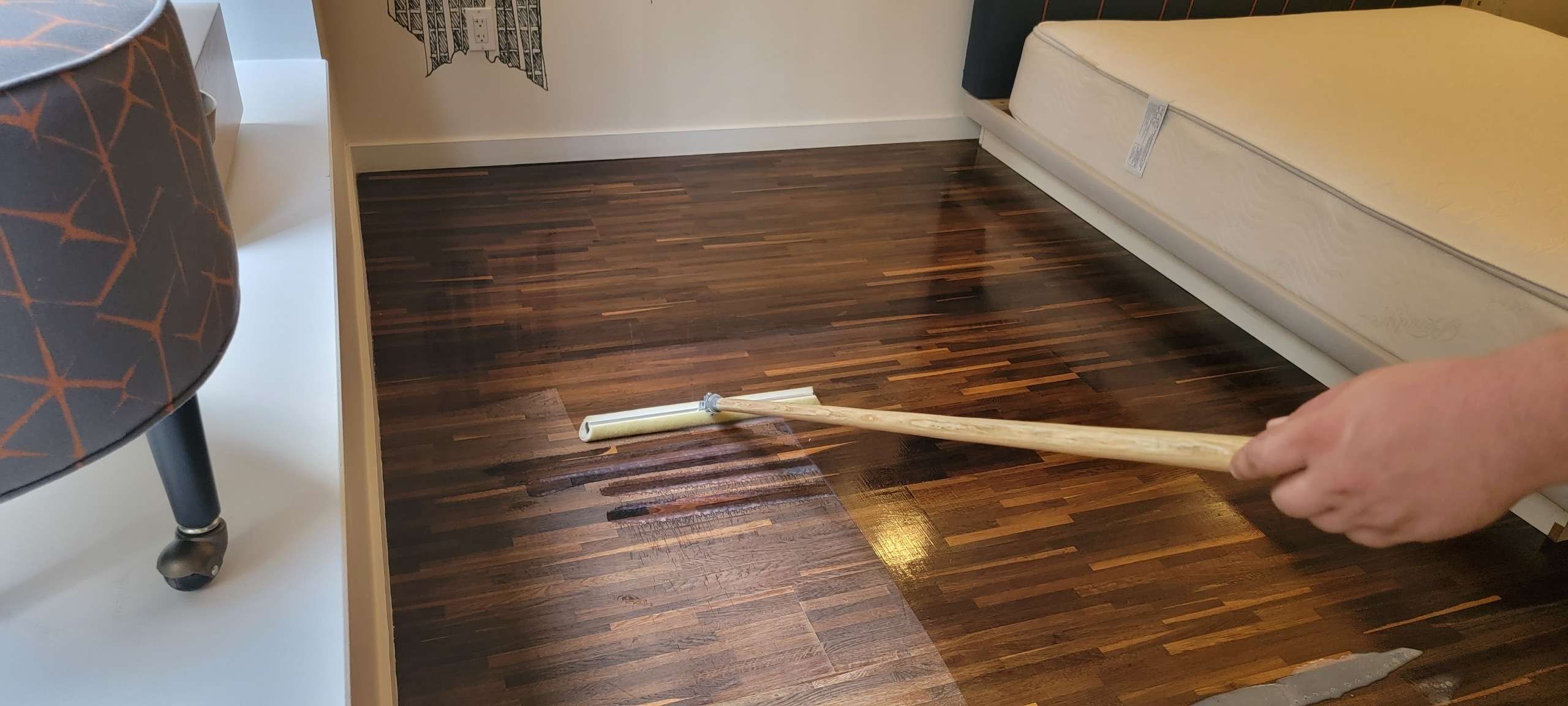 https://www.fantasticcarpetcleaning-manhattan.com/wp-content/uploads/2021/10/wood-floor-poly.jpeg